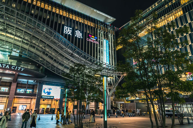 夜の博多駅