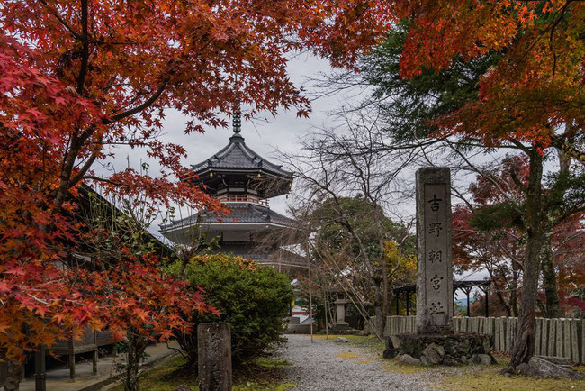 吉野山金峯山寺の吉野朝宮址