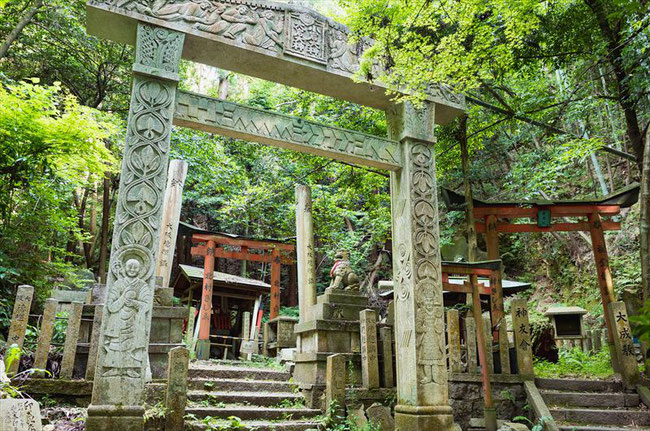 京都トレイル東山コース深草大岩神社