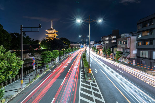 東寺歩道橋レーザービーム写真