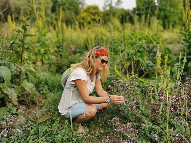 Kräuterwanderung Kräutertour Kräuterspaziergang durch Bottrop - Ruhrgebiet - NRW mit Kräuterpädagogin Nicole - HappyHeppert - Hiking, Herbs & Happy Moments