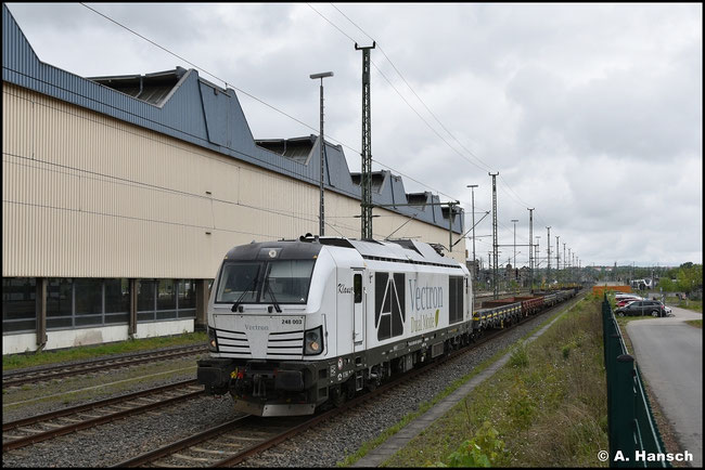 248 003-6 alias "Klaus" ist am 08. Mai 2026 im Bauzugdienst in Chemnitz Hbf. im Einsatz