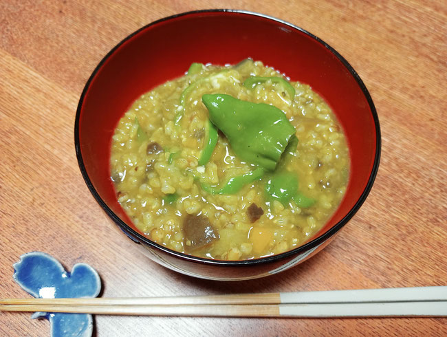 こちらはかぼちゃとキノコを炊き込んだリゾット。後入れのほぼ生のピーマンの苦みが甘さを引き立ててとっても美味しかったです。