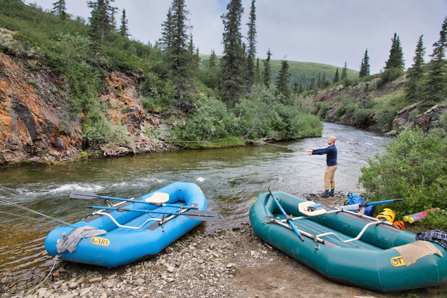 leichtes Fliegenfischen am Salmon River, Alaska