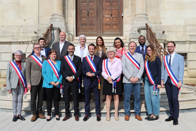Le maire Sébastien Eugène (au centre) et les élus adjoints et délégués. ©Photo/Ville Château-Thierry 2026