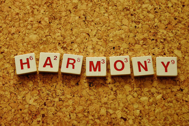 Kreise zeichnen für mehr Harmonie und Entspannung im Alltag, Malen gegen Stress # Harmonie #Kreise #lieberglücklich #lieberentspannt #glücklich #Ruhe #Maltherapie #Ausdrucksmalerei #Lebensberatung #Lebenshilfe #Berlin