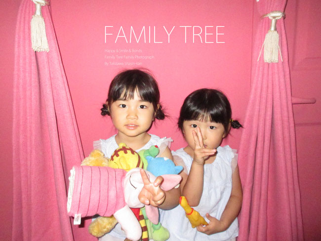双子の姉妹ちゃんピンクの背景でハイポーズ！コンデジでエモい感じで撮影。滝沢写真館内
