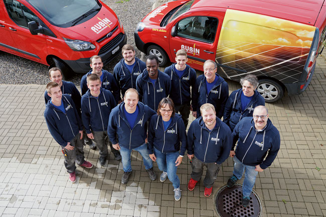 Das motivierte Team der Rubin Elektrotechnik GmbH in Herznach mit dem Geschäftsleiterpaar Petra und Jürg Rubin.