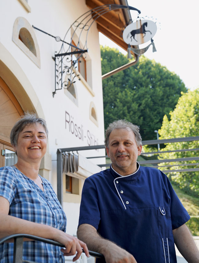 Caroline und Robert Probst-Kamstra sind seit fünf Jahren Gastgeber im «Rössli» Zeihen mit seiner europäisch-asiatischen Küche.