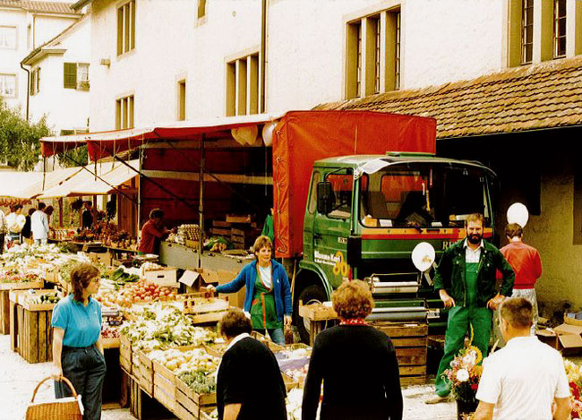 Der Gemüsestand der Familie Rämi von 1978.