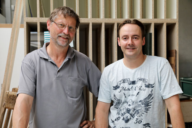 «Wir lieben Holz und Glas»: Martin Jäggi und Stephan Bärenwaldt in Oeschgen.