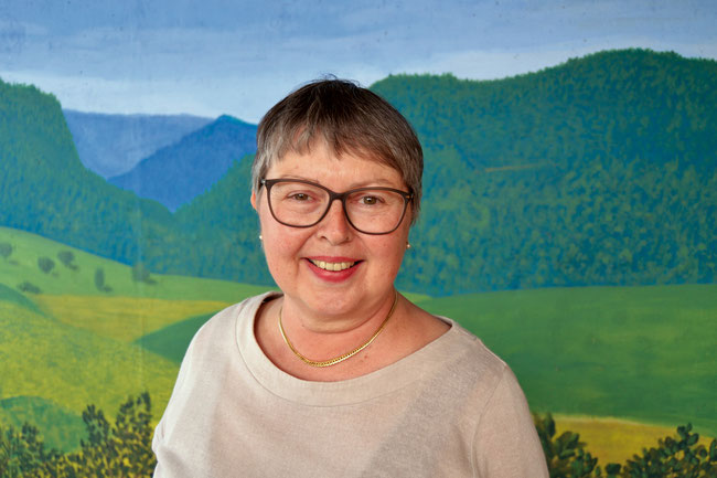 Pflegefachfrau Christine Holliger weiss um die heilende Wirkung des Lachens in ihren Lachyoga-Kursen in Frick.