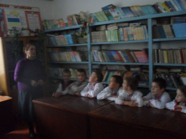 " Книга вчить - як на світі жить."