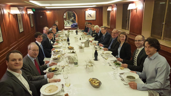Teilnehmer der Gesprächsrunde mit Dr. Vogel in Paris