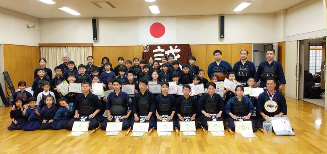 令和２年度卒門生（市川陽大,高橋鈴々、水野音旺、星野眞彗、加藤智之、兵藤大心、大参あい）