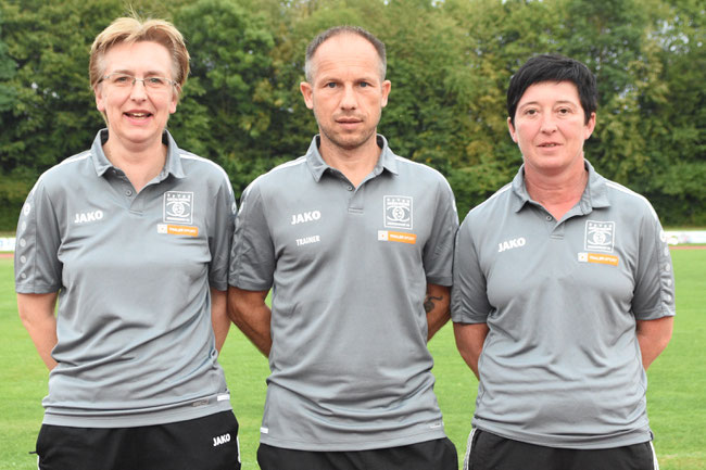 Betreuerin Marion Günther; Trainer Mike Kölbl; Co-Trainer Sandra Klause