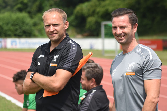 links: Cheftrainer Alexander Sipos, rechts: Co-Trainer Christian Bauer