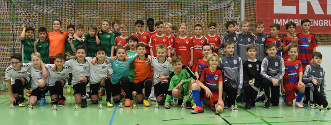 Foto 1.Platz SV Wacker Burghausen 2. Platz FC Victoria Pilzen 3. TSV 1860 Rosenheim 4.Platz SpVgg GW Deggendorf (Foto: Harry Rindler )