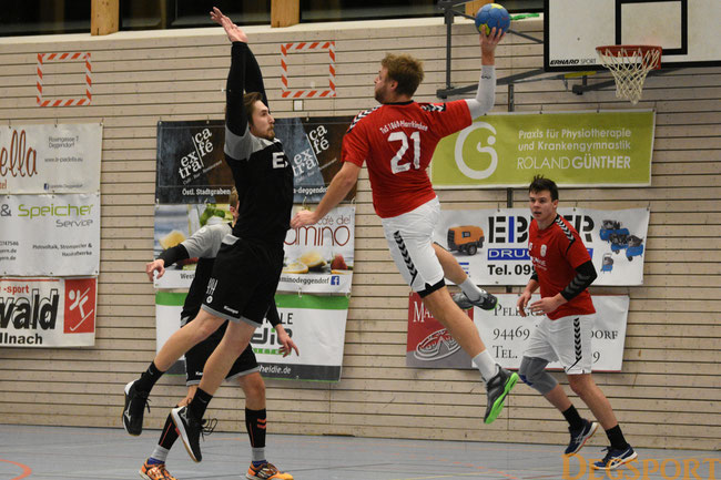 Pfarrkirchen`s Thomas Bauer traf aus allen Lagen