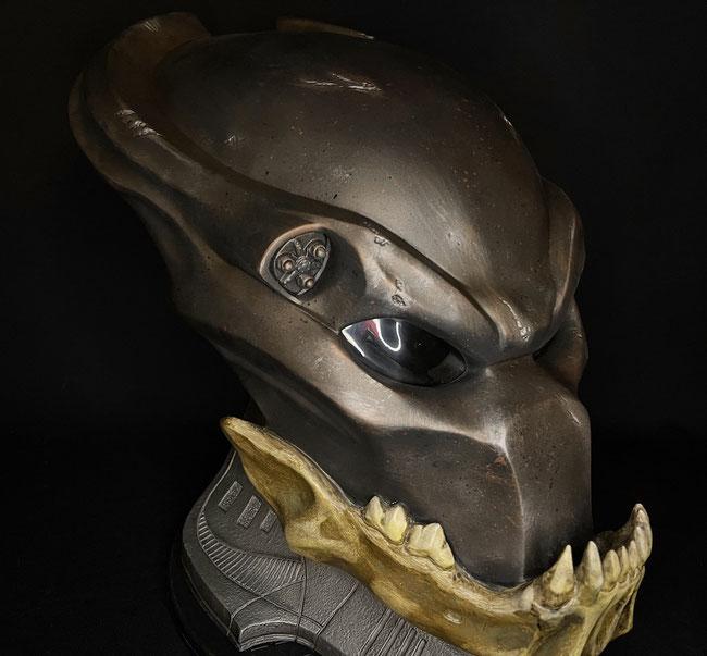 Berserker Predator Helm 1/1 Life-Size Predators Sideshow Repaint