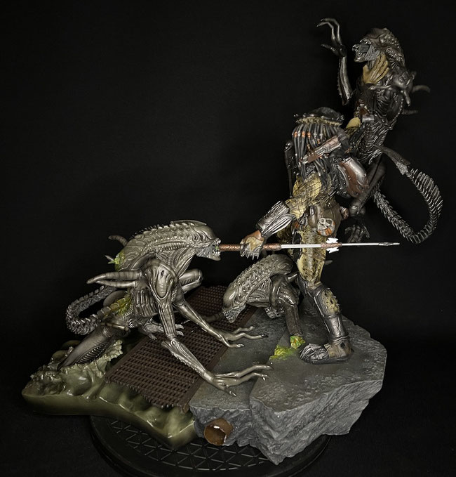 Alien vs. Predator Requiem Diorama 41cm Statue Sideshow