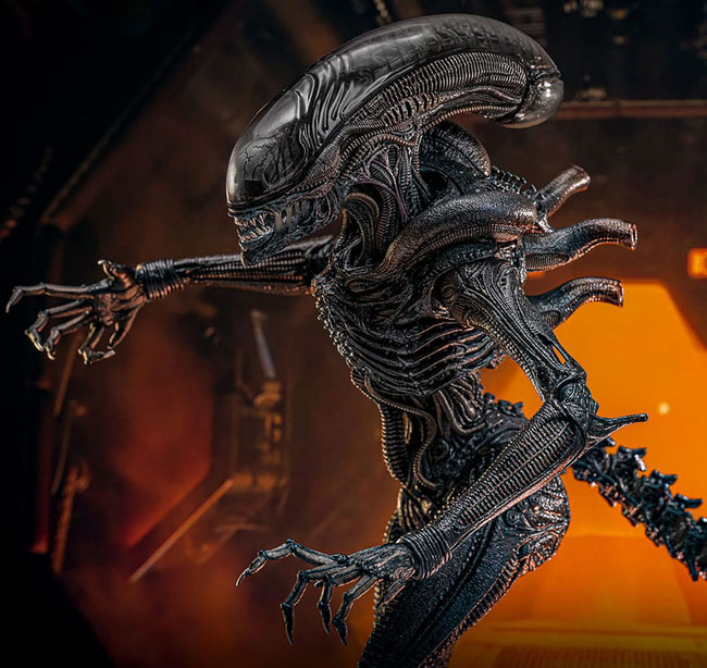 Scorched Xenomorph 1/6 Alien Romulus Movie Masterpiece Actionfigur 44cm Hot Toys