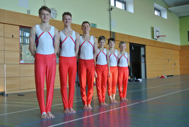 Bild von links: Philipp Maginot, Johannes Spinner, David Engelberger, Leo Eisleben, Damain Hein, Loic Rückert. (Foto von Peter Siefert)