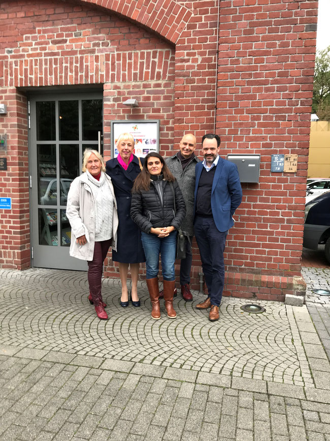 von links nach rechts: Renate Goeke (FDP Schwerte), Susanne Schneider MdL (FDP-Landtagsfraktion NRW), Jennifer Sandhu (Bürgerstiftung St. Viktor), Holger Ehrich (Kulturbüro Schwerte), Lorenz Deutsch MdL (FDP-Landtagsfraktion NRW).