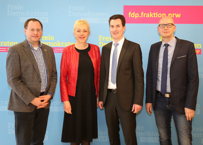 von links nach rechts: Felix Haltt (persönlicher Referent von Susanne Schneider), Susanne Schneider MdL, Holger Töppel, Andreas Kaiser