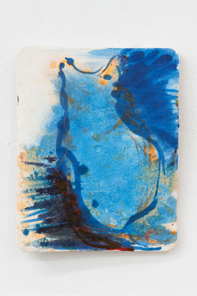 BLUE CAT. 2024, paper cast, pulp painting, pigment, ink drawing. photo © www.materialmatters.online / Victoria Gentsch