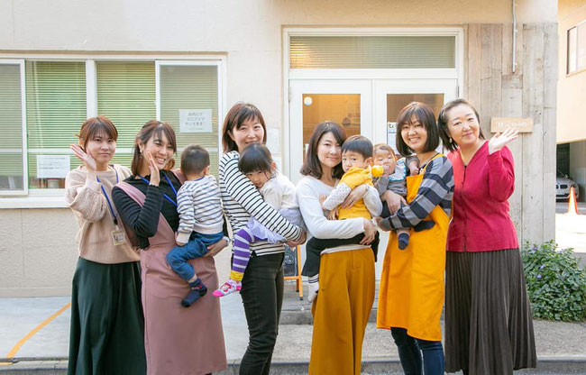 子連れで店番ボランティアから、株式会社まで働く側のママの人生にも伴走します。