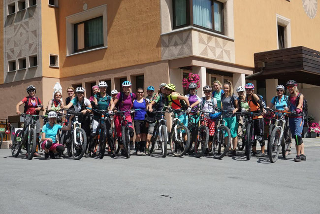 Das «GIRLSRIDETOO.DE gets out» verspricht 3 Tage Bikespaß