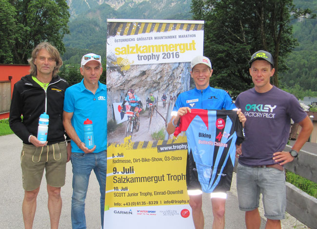 Foto Peter Perstl/honorarfrei zur Veröffentlichung: Bernhard Höll/Trophy-Team, Peter Kuhn/Team „Biking 4 Butterfly Children“, „Überflieger“ Andi Goldberger und Wolfgang Krenn/Trophy-Sieger 2011