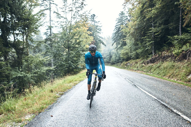 MAVIC Cosmic Pro – Bekleidungslinie für den Rennradsport im Herbst und Winter