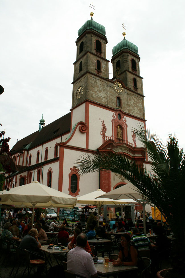 Das Herzstück der Säckinger Altstadt, das St. Fridolinsmünster ( geweiht 1360 ) Bild: Hans - Martin Vögtle