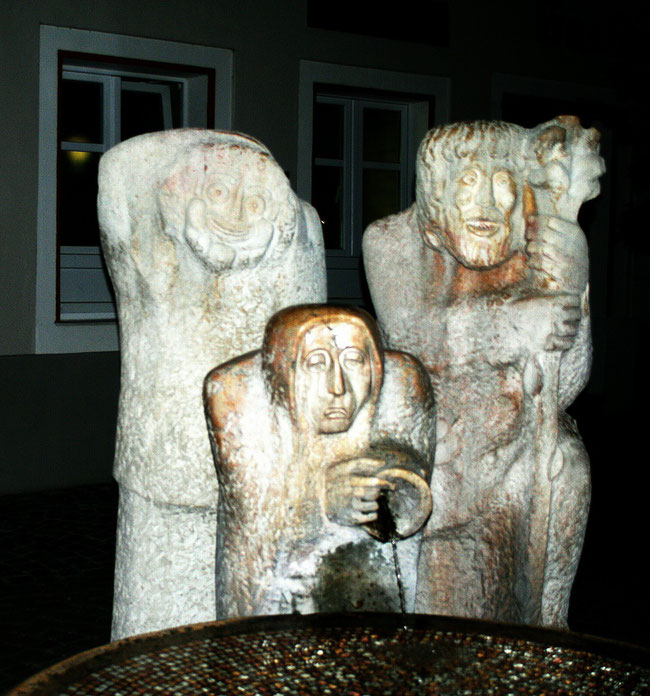 Die drei Hauptfiguren der Säckinger Fasnacht: "Römer", "Siechenmännle" und "Maisenhardt Joggele" ( v. l.n.r) Bild: Hans - Martin Vögtle