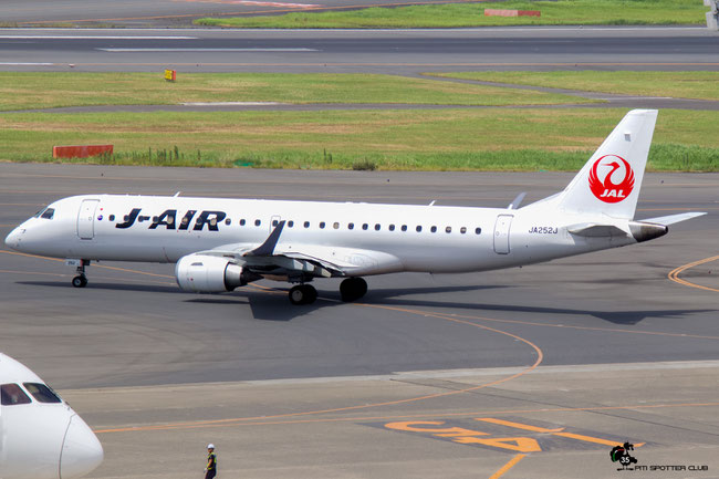 JA252J ERJ190STD 19000748 J-Air @ Tokyo Haneda 07.2023 © Piti Spotter Club Verona