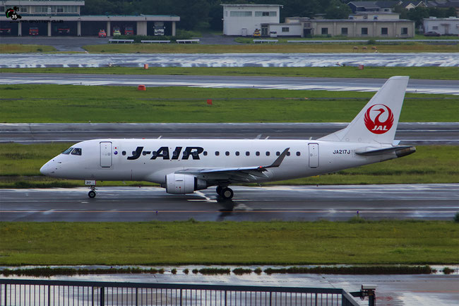 JA217J ERJ170STD 17000308 J-Air @ Osaka Itami 07.2023 © Piti Spotter Club Verona