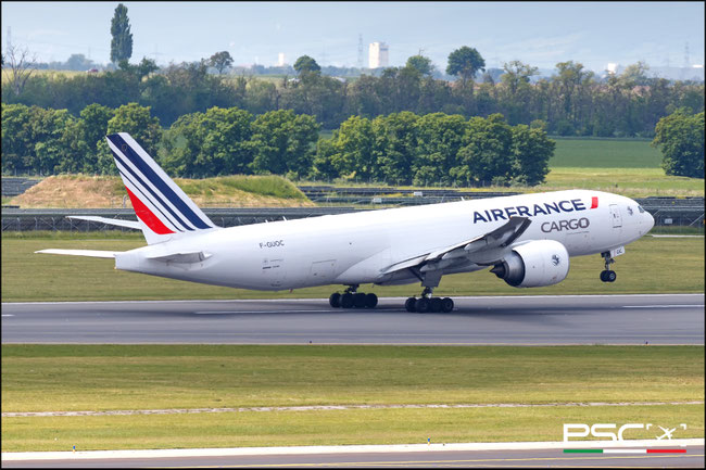 F-GUOC Boeing 777F28 32966 752 GE90-110B1L  Air France Cargo 2009 @ Vienna VIE 06 2025 © Piti Spotter Club Verona