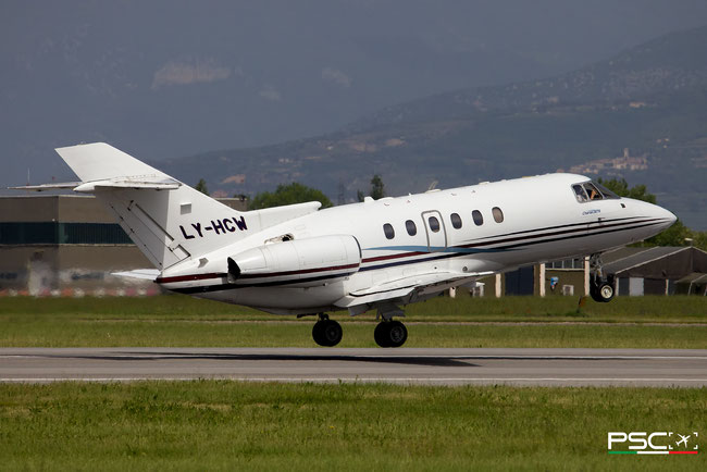 LY-HCW Hawker 800XP 258398  TFE731  Charter Jets 1998  @ Aeroporto di Verona 04 2024 © Piti Spotter Club Verona