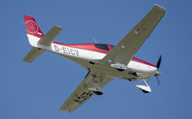 D-EICV - Cirrus SR-22 G3-GTS Turbo @ Aeroporto di Verona 09 2022 © Piti Spotter Club Verona