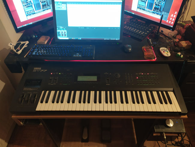  1989 Yamaha SY77 Analog/Digital Synthesizer