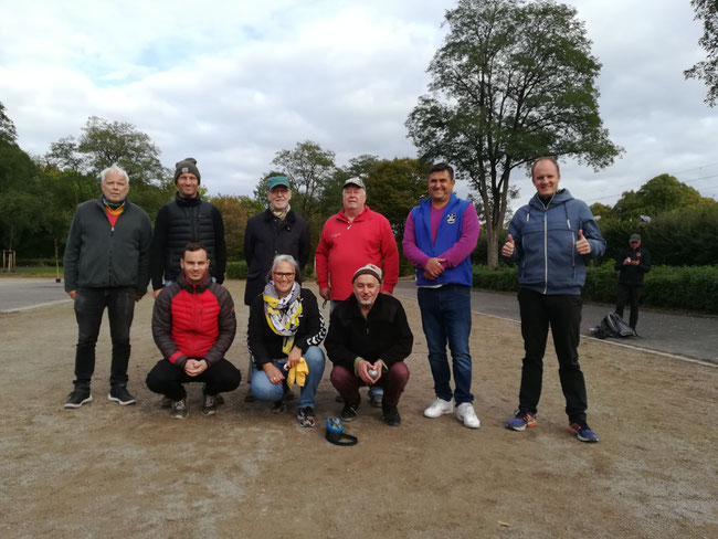 Stehend von links Leo Löper, Eberhard Zirkel, Ulrich Liebner (Vereinsvorsitzender) Ralf Beuth, Mile Vrankovic. Rémi Teichmann, kniend v.l.  Juri Zirkel, Katrin Beuth, Mohamed El Yousr 