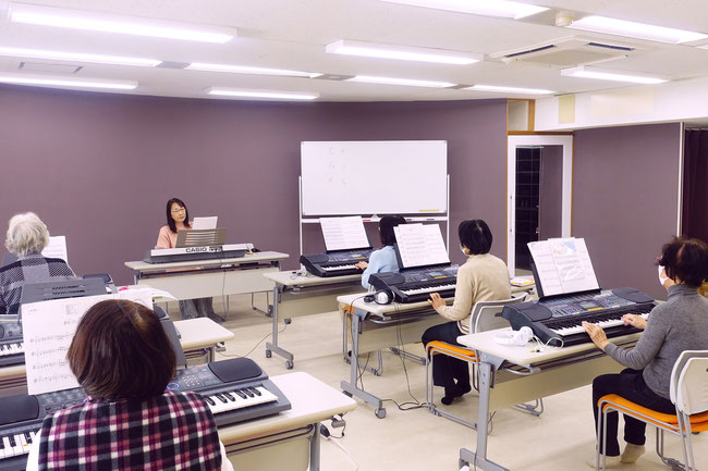 アルファアカデミー大人キーボードレッスン