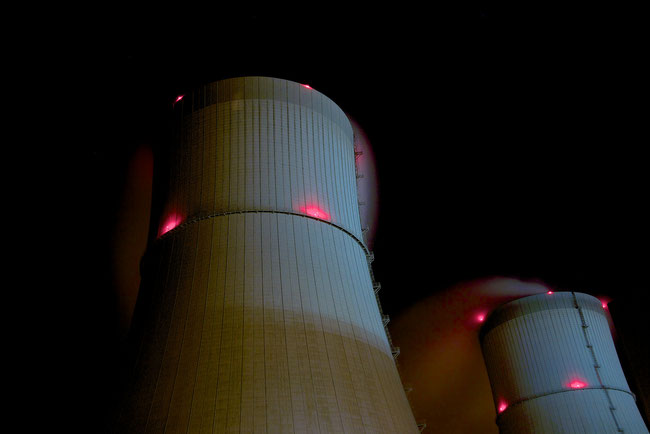 Kühltürme von Schwarze Pumpe bei Nacht