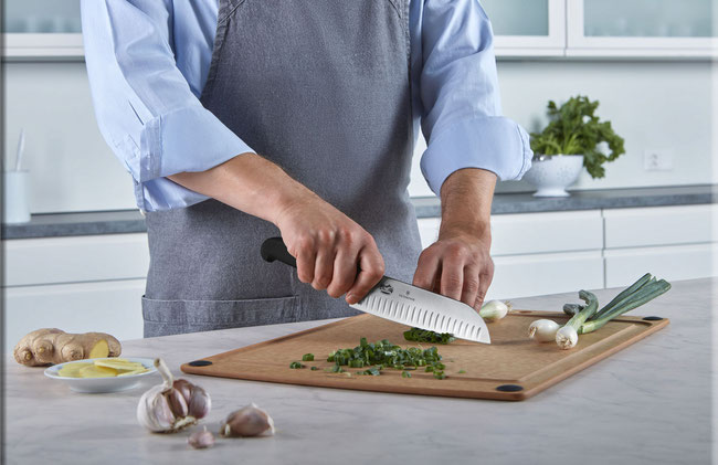 Victorinox santoku santokumesser schneiden