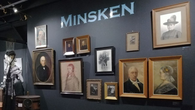 1. Minsken,  portretwand (foto Observeum)
