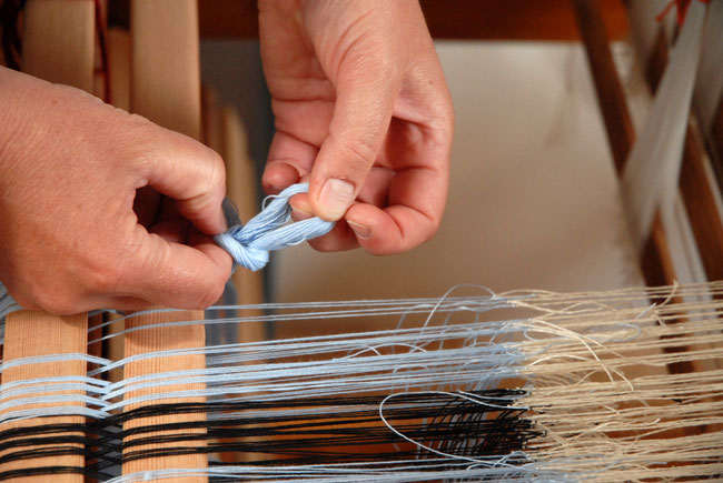 At the weaving workshop you can see all the necessary steps for getting a woven fabric