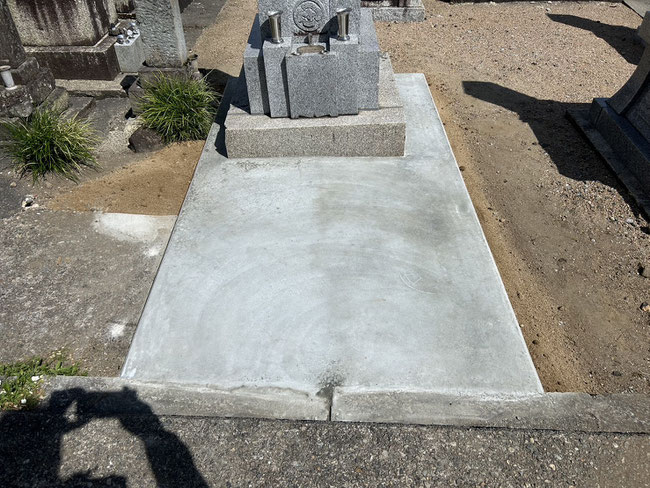 墓地土間コンクリート工事：七尾市墓地修繕工事 七尾市/リフォーム/リフォーム会社/リフォーム工事/住宅/住宅修理/修繕/修理/建築/建設/土木/土木工事/屋根/瓦/壁/地震/能登半島地震/緊急修理/災害/被害//危険/安心安全/耐震対策/墓地/墓/土間コンクリート/土間新設工事/養生/型枠/生コン/左官