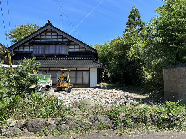 石川県七尾市/施工/工事/住宅工事/七尾市/リフォーム/修繕/工事/リノベーション工事/外構工事/エクステリア工事/アプローチ改修/土間工事/左官工事/キッチンリフォーム/解体工事